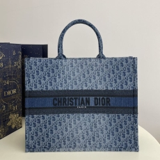 Christian Dior Shopping Bags